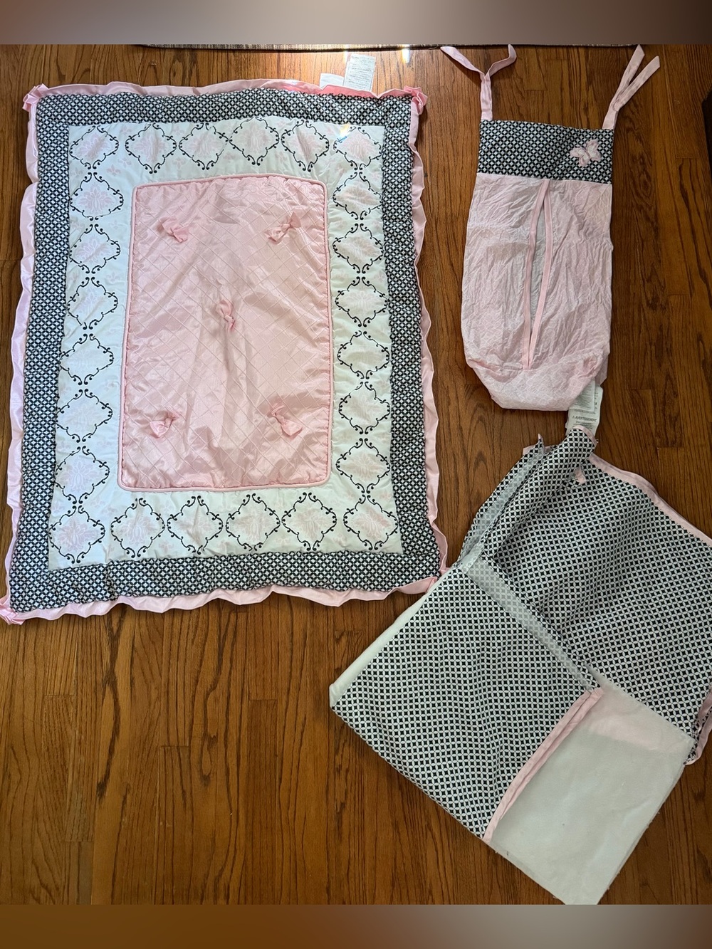 Baby girl lambs and Ivy Duchess set